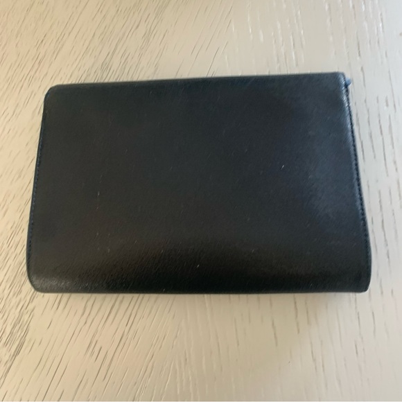 Black vintage Givenchy clutch - Picture 3 of 5